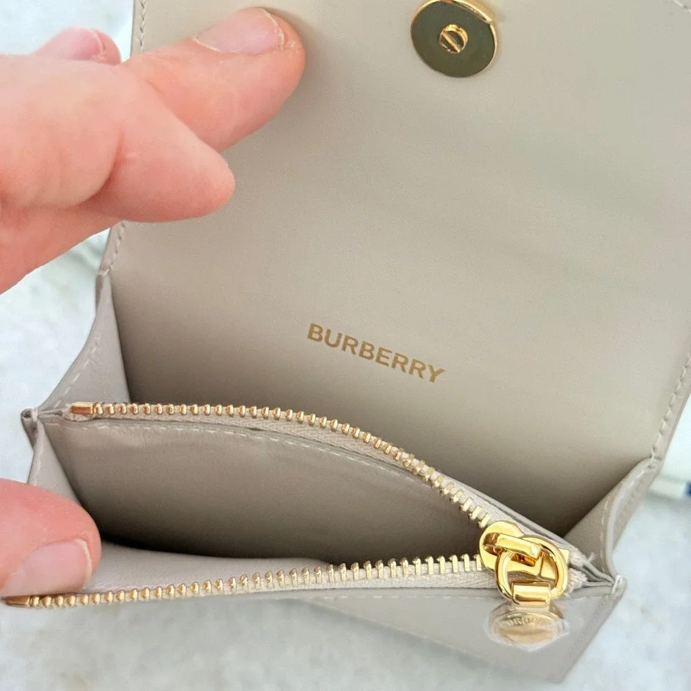 Burberry Leather‎ Folding Wallet in Limestone, 81046941